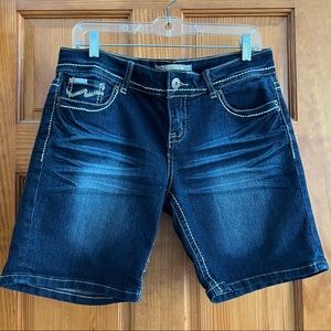 NWOT Apollo Jean Blue Denim Shorts Waist Size 33in